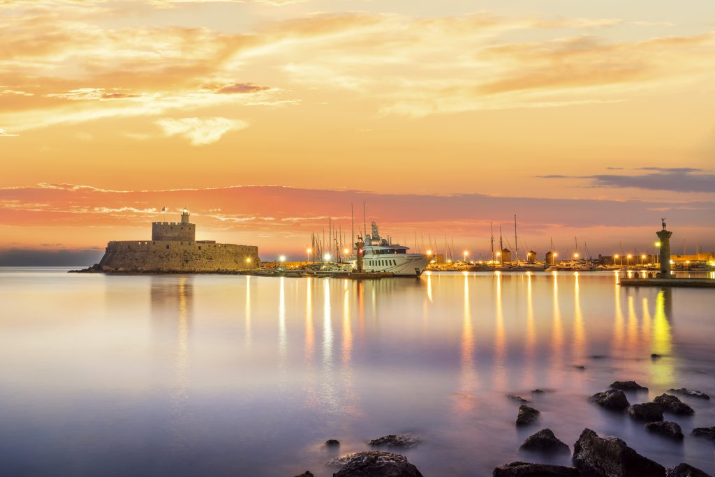 fortress-on-the-mandraki-harbour-of-rhodes-greece-2022-02-08-02-47-24-utc