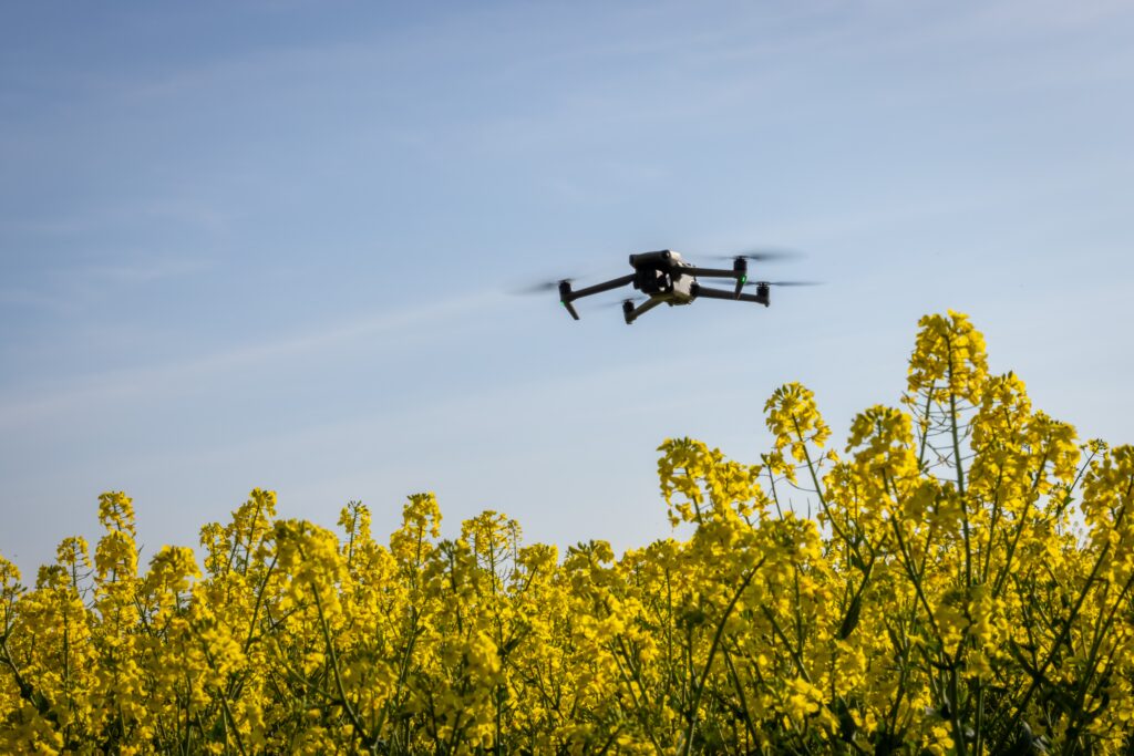 drone-on-a-farm-2022-11-17-16-16-27-utc